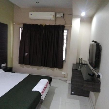 Iroomz Hoysala Residency Bellary Exterior photo