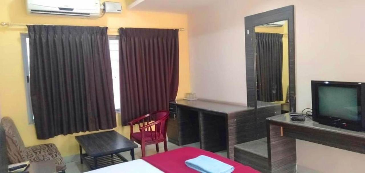 Iroomz Hoysala Residency Bellary Exterior photo