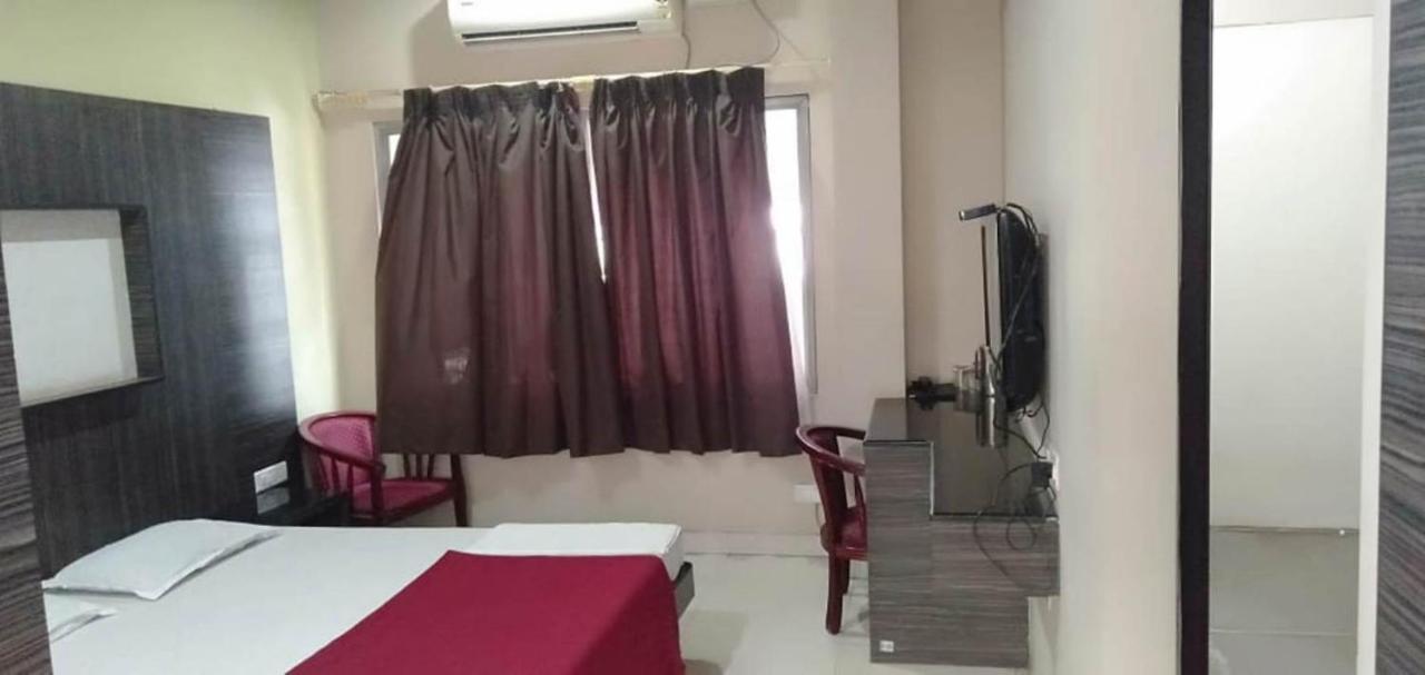 Iroomz Hoysala Residency Bellary Exterior photo