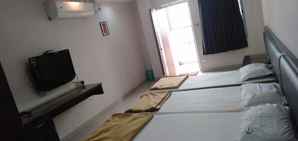 Iroomz Hoysala Residency Bellary Exterior photo